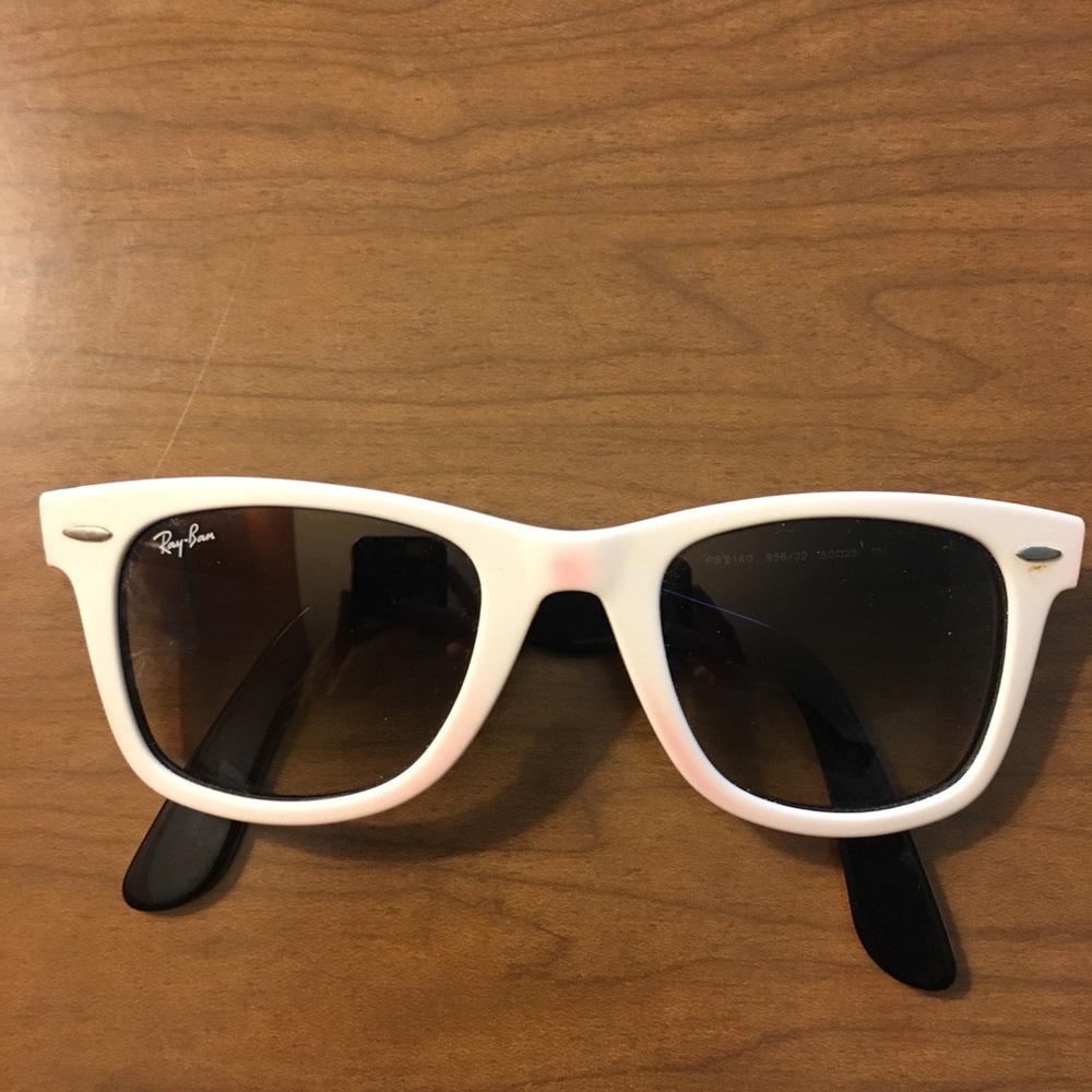 White Ray Ban Wayfarers